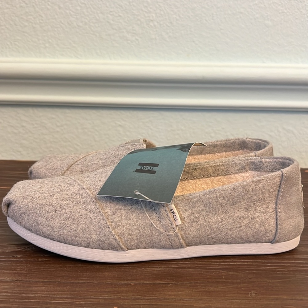 NWT TOMS Classic Grey Felt - Picture 4 of 7